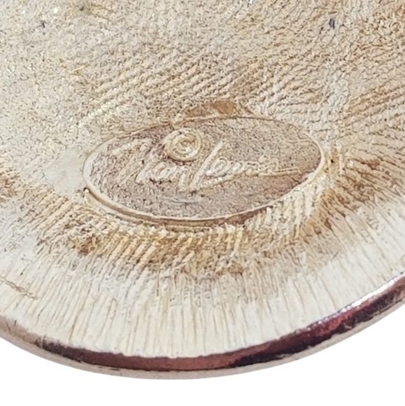 NAN LEWIS 1980s LARGE GOLDTONE & ORANGE ENAMELED  MEDALLION CLIP ON EARRINGS - Picture 7 of 7